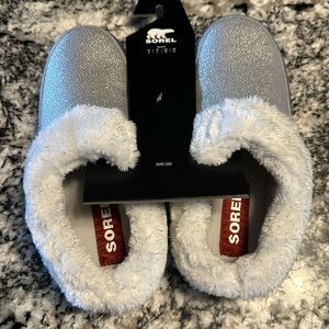 Sorel Go Coffee Run Slippers Moonstone Silver NWT